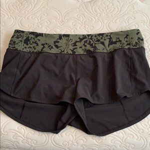 Lululemon speed up short 2.5” size 8